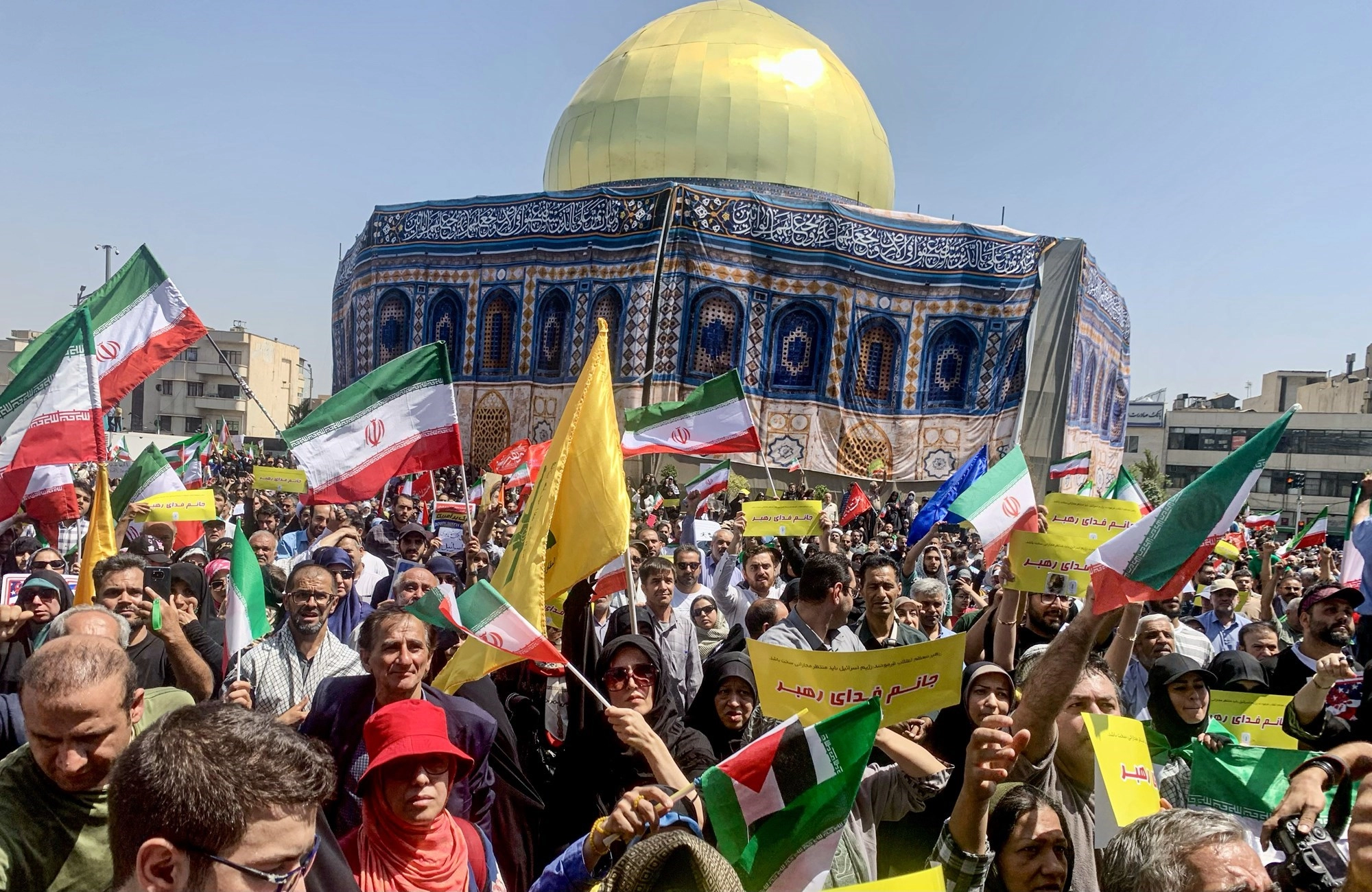 Stotine Amerikanaca napustile Iran, State Department upozorava na opasnost